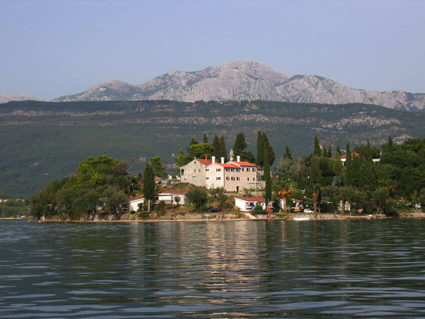 Остров Цветов (Михольска Превлака), Черногория