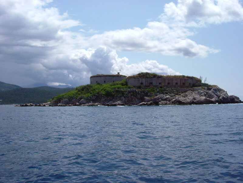 Остров-крепость Мамула, Черногория