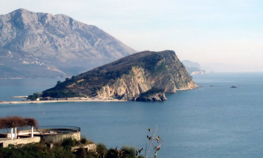 Остров Святого Николая (Гавайи), Черногория