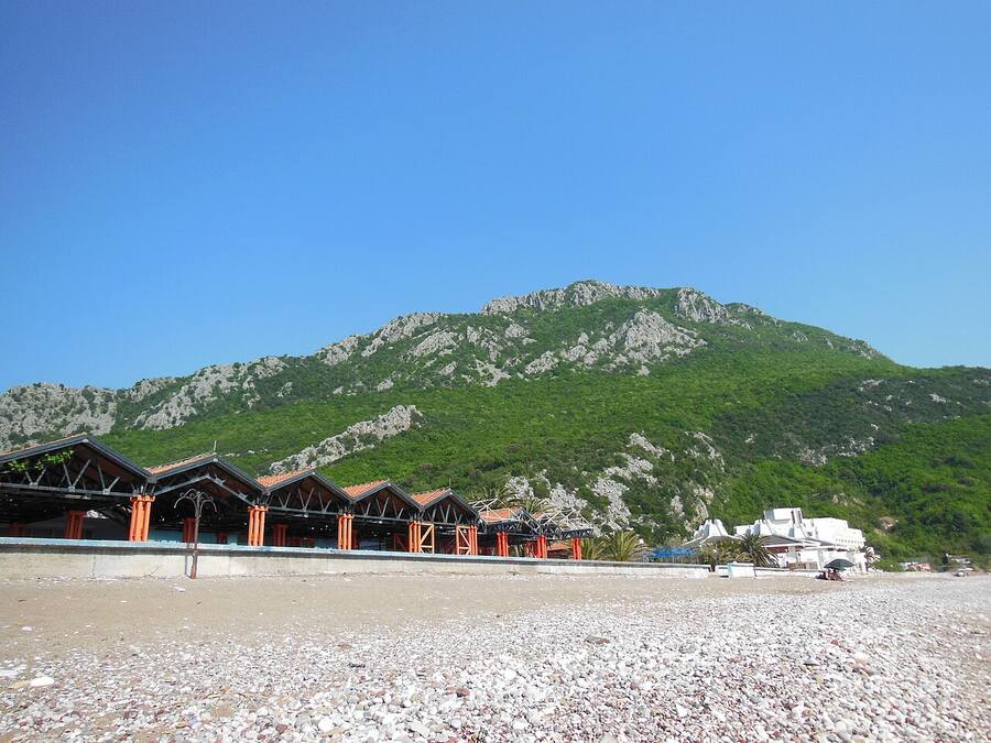 Пляж Чань, Черногория